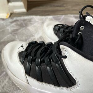 Jordan Max Aura White and Black, size men’s 8